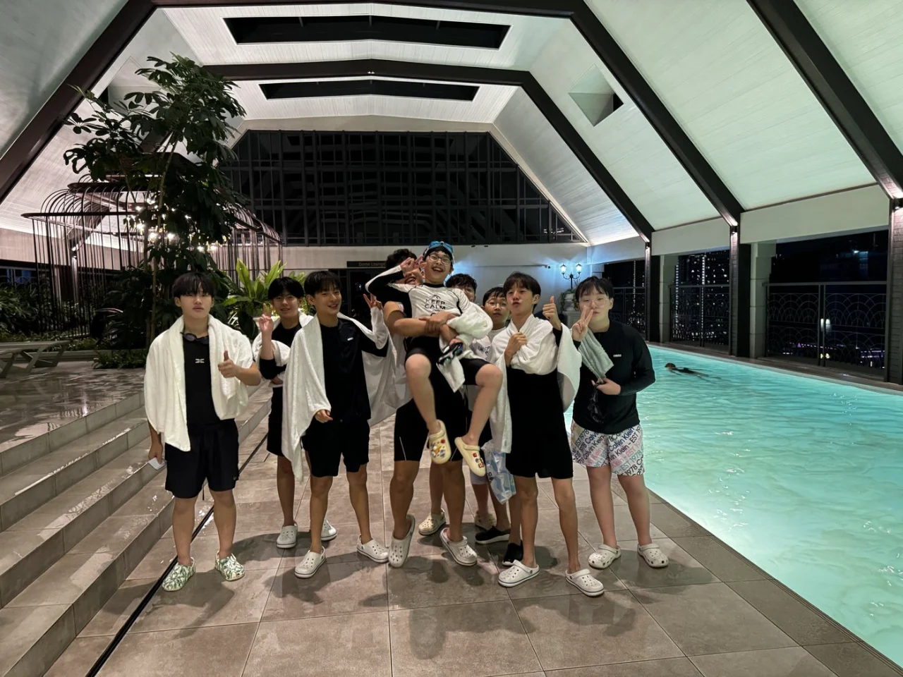 하루의 마무리, 수영장